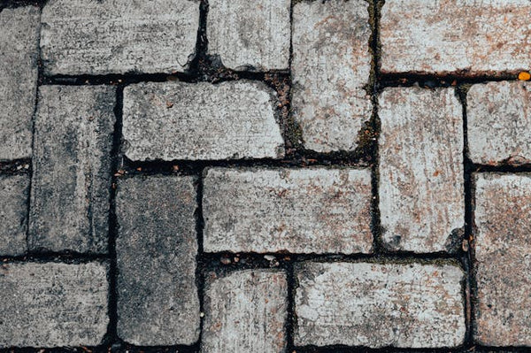 How to fix a loose paving slab