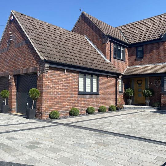 Kandla Grey Drivestone Cobbles 30mm 11.59m² Project Pack